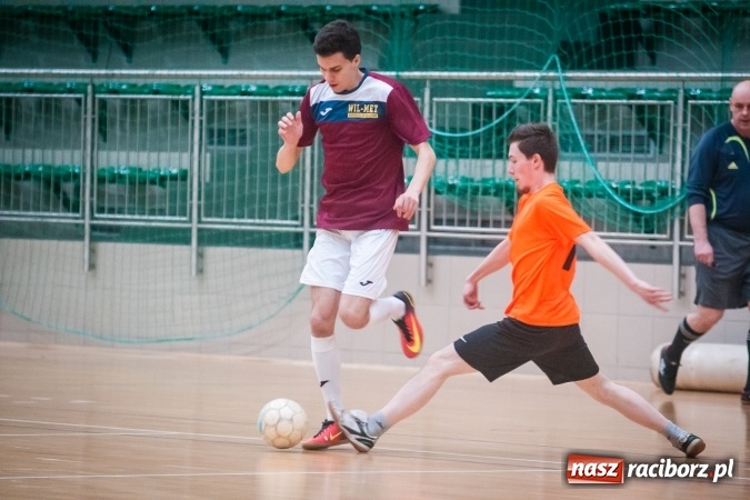 Zdjęcie w galerii na portalu naszraciborz.pl: Willa Wiktoria Brenna nie sprostała Galaktic Football. Zakończenie XVI edycji Halowej Ligi Piłki Nożnej wiadomości z regionu