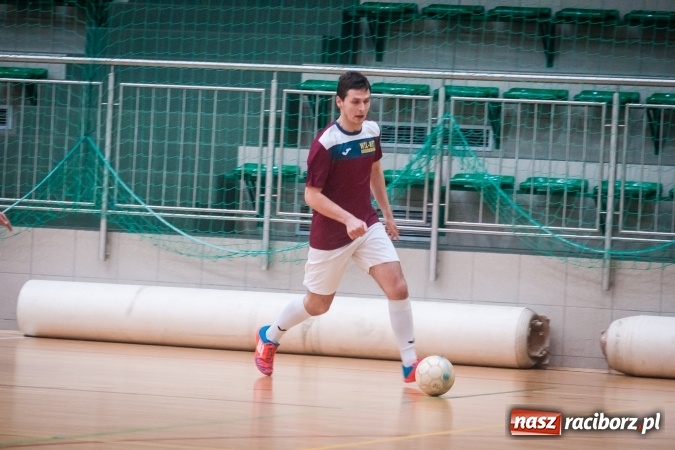 Zdjęcie w galerii na portalu naszraciborz.pl: Willa Wiktoria Brenna nie sprostała Galaktic Football. Zakończenie XVI edycji Halowej Ligi Piłki Nożnej wiadomości z regionu