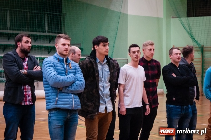 Zdjęcie w galerii na portalu naszraciborz.pl: Willa Wiktoria Brenna nie sprostała Galaktic Football. Zakończenie XVI edycji Halowej Ligi Piłki Nożnej wiadomości z regionu