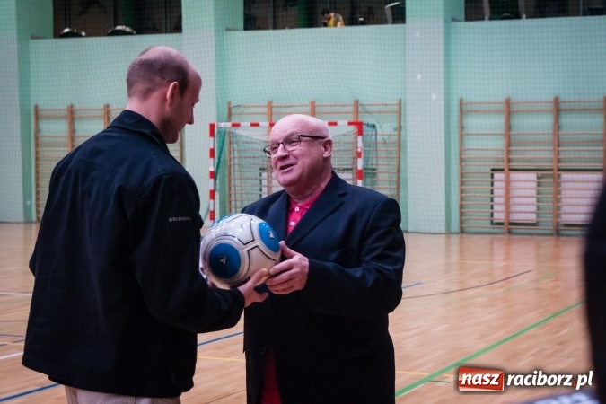 Zdjęcie w galerii na portalu naszraciborz.pl: Willa Wiktoria Brenna nie sprostała Galaktic Football. Zakończenie XVI edycji Halowej Ligi Piłki Nożnej wiadomości z regionu