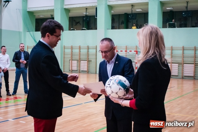 Zdjęcie w galerii na portalu naszraciborz.pl: Willa Wiktoria Brenna nie sprostała Galaktic Football. Zakończenie XVI edycji Halowej Ligi Piłki Nożnej wiadomości z regionu