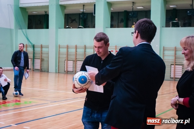 Zdjęcie w galerii na portalu naszraciborz.pl: Willa Wiktoria Brenna nie sprostała Galaktic Football. Zakończenie XVI edycji Halowej Ligi Piłki Nożnej wiadomości z regionu