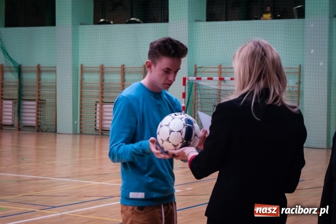 Zdjęcie w galerii na portalu naszraciborz.pl: Willa Wiktoria Brenna nie sprostała Galaktic Football. Zakończenie XVI edycji Halowej Ligi Piłki Nożnej wiadomości z regionu