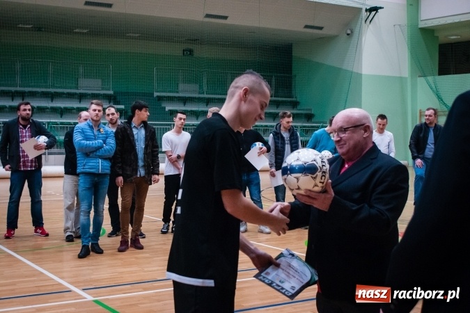 Zdjęcie w galerii na portalu naszraciborz.pl: Willa Wiktoria Brenna nie sprostała Galaktic Football. Zakończenie XVI edycji Halowej Ligi Piłki Nożnej wiadomości z regionu