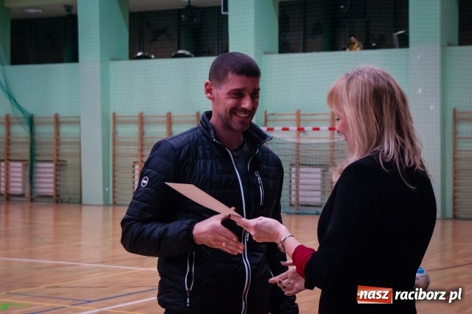 Zdjęcie w galerii na portalu naszraciborz.pl: Willa Wiktoria Brenna nie sprostała Galaktic Football. Zakończenie XVI edycji Halowej Ligi Piłki Nożnej wiadomości z regionu