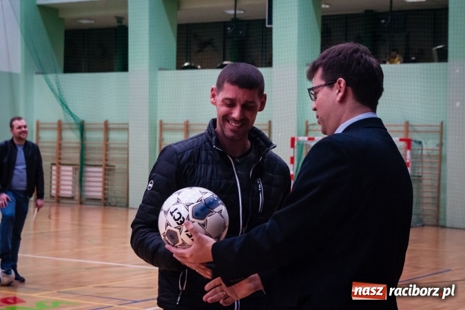 Zdjęcie w galerii na portalu naszraciborz.pl: Willa Wiktoria Brenna nie sprostała Galaktic Football. Zakończenie XVI edycji Halowej Ligi Piłki Nożnej wiadomości z regionu
