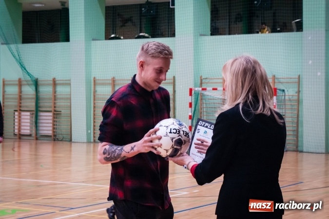 Zdjęcie w galerii na portalu naszraciborz.pl: Willa Wiktoria Brenna nie sprostała Galaktic Football. Zakończenie XVI edycji Halowej Ligi Piłki Nożnej wiadomości z regionu