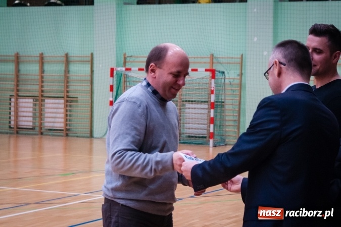 Zdjęcie w galerii na portalu naszraciborz.pl: Willa Wiktoria Brenna nie sprostała Galaktic Football. Zakończenie XVI edycji Halowej Ligi Piłki Nożnej wiadomości z regionu