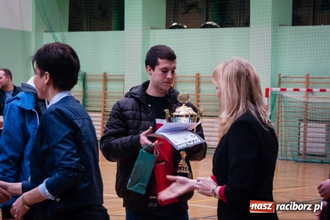 Zdjęcie w galerii na portalu naszraciborz.pl: Willa Wiktoria Brenna nie sprostała Galaktic Football. Zakończenie XVI edycji Halowej Ligi Piłki Nożnej wiadomości z regionu