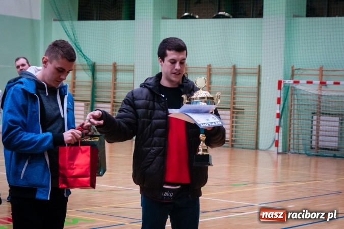 Zdjęcie w galerii na portalu naszraciborz.pl: Willa Wiktoria Brenna nie sprostała Galaktic Football. Zakończenie XVI edycji Halowej Ligi Piłki Nożnej wiadomości z regionu