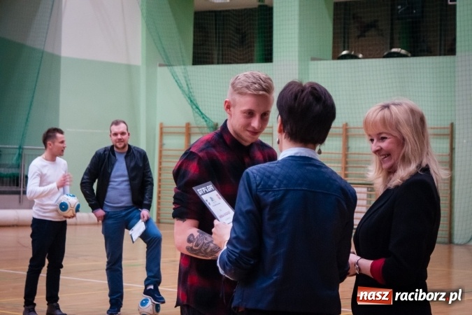 Zdjęcie w galerii na portalu naszraciborz.pl: Willa Wiktoria Brenna nie sprostała Galaktic Football. Zakończenie XVI edycji Halowej Ligi Piłki Nożnej wiadomości z regionu