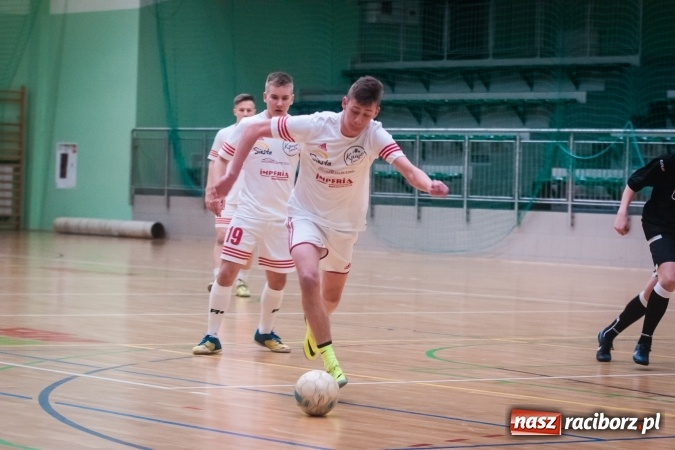 Zdjęcie w galerii na portalu naszraciborz.pl: Willa Wiktoria Brenna nie sprostała Galaktic Football. Zakończenie XVI edycji Halowej Ligi Piłki Nożnej wiadomości z regionu