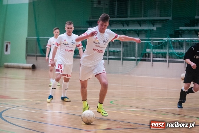 Zdjęcie w galerii na portalu naszraciborz.pl: Willa Wiktoria Brenna nie sprostała Galaktic Football. Zakończenie XVI edycji Halowej Ligi Piłki Nożnej wiadomości z regionu