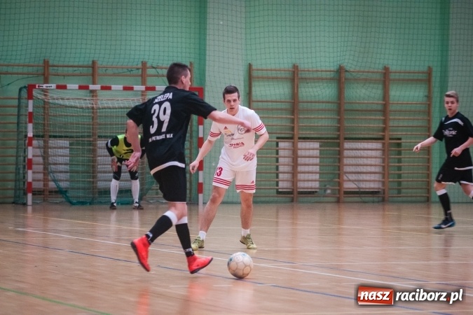 Zdjęcie w galerii na portalu naszraciborz.pl: Willa Wiktoria Brenna nie sprostała Galaktic Football. Zakończenie XVI edycji Halowej Ligi Piłki Nożnej wiadomości z regionu