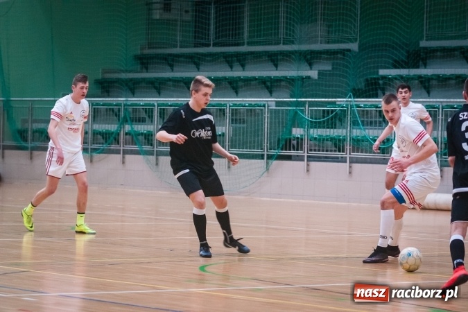 Zdjęcie w galerii na portalu naszraciborz.pl: Willa Wiktoria Brenna nie sprostała Galaktic Football. Zakończenie XVI edycji Halowej Ligi Piłki Nożnej wiadomości z regionu