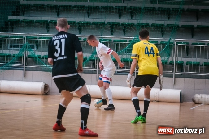 Zdjęcie w galerii na portalu naszraciborz.pl: Willa Wiktoria Brenna nie sprostała Galaktic Football. Zakończenie XVI edycji Halowej Ligi Piłki Nożnej wiadomości z regionu