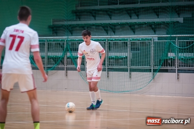 Zdjęcie w galerii na portalu naszraciborz.pl: Willa Wiktoria Brenna nie sprostała Galaktic Football. Zakończenie XVI edycji Halowej Ligi Piłki Nożnej wiadomości z regionu