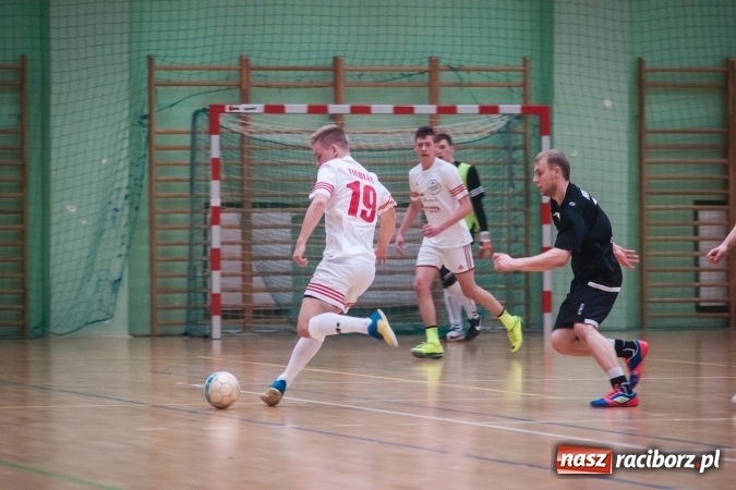 Zdjęcie w galerii na portalu naszraciborz.pl: Willa Wiktoria Brenna nie sprostała Galaktic Football. Zakończenie XVI edycji Halowej Ligi Piłki Nożnej wiadomości z regionu