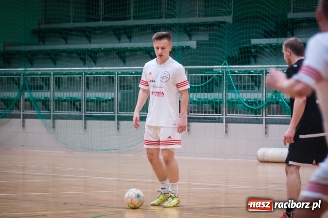 Zdjęcie w galerii na portalu naszraciborz.pl: Willa Wiktoria Brenna nie sprostała Galaktic Football. Zakończenie XVI edycji Halowej Ligi Piłki Nożnej wiadomości z regionu