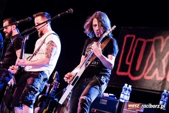 Zdjęcie w galerii na portalu naszraciborz.pl: Tłumy fanów na koncercie Luxtorpedy w RCK wiadomości z regionu