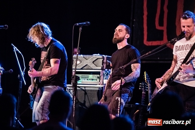 Zdjęcie w galerii na portalu naszraciborz.pl: Tłumy fanów na koncercie Luxtorpedy w RCK wiadomości z regionu