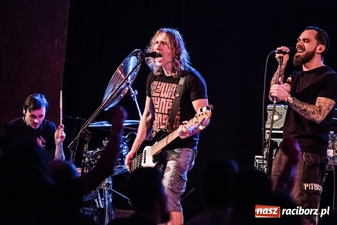 Zdjęcie w galerii na portalu naszraciborz.pl: Tłumy fanów na koncercie Luxtorpedy w RCK wiadomości z regionu