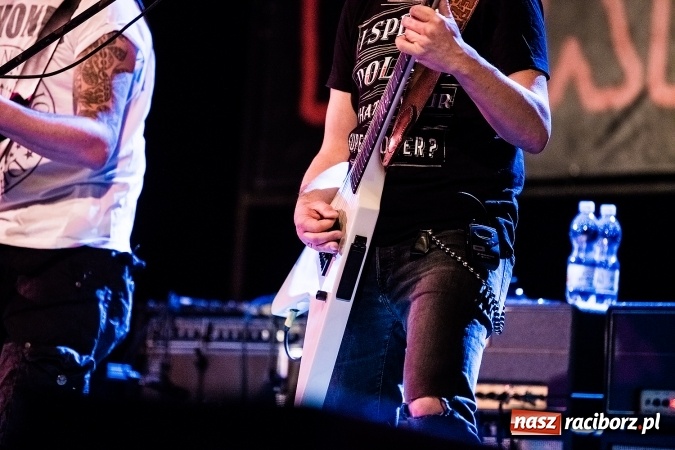 Zdjęcie w galerii na portalu naszraciborz.pl: Tłumy fanów na koncercie Luxtorpedy w RCK wiadomości z regionu