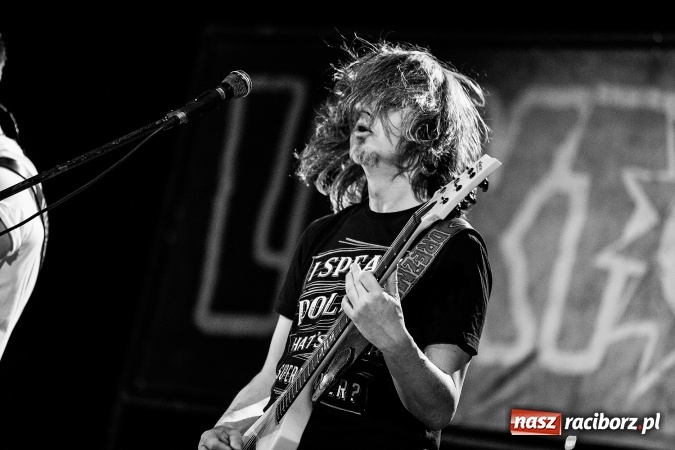 Zdjęcie w galerii na portalu naszraciborz.pl: Tłumy fanów na koncercie Luxtorpedy w RCK wiadomości z regionu