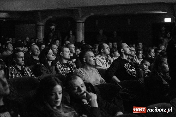 Zdjęcie w galerii na portalu naszraciborz.pl: Tłumy fanów na koncercie Luxtorpedy w RCK wiadomości z regionu