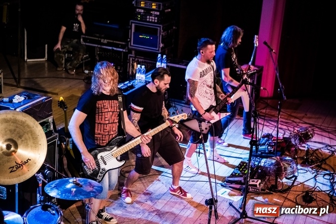 Zdjęcie w galerii na portalu naszraciborz.pl: Tłumy fanów na koncercie Luxtorpedy w RCK wiadomości z regionu