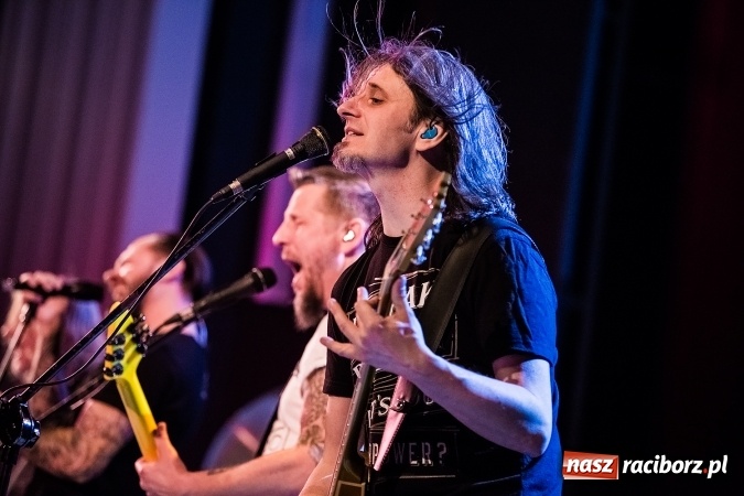 Zdjęcie w galerii na portalu naszraciborz.pl: Tłumy fanów na koncercie Luxtorpedy w RCK wiadomości z regionu