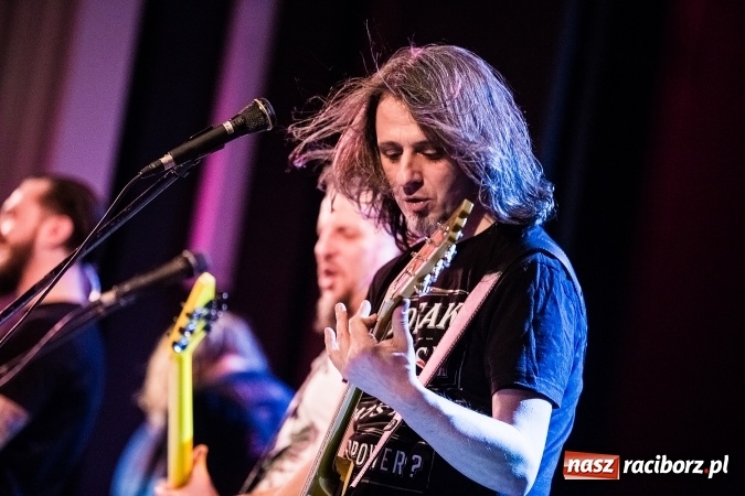 Zdjęcie w galerii na portalu naszraciborz.pl: Tłumy fanów na koncercie Luxtorpedy w RCK wiadomości z regionu