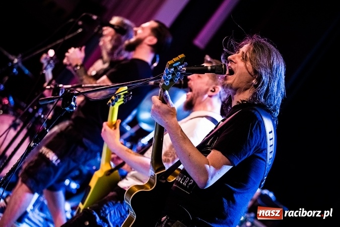 Zdjęcie w galerii na portalu naszraciborz.pl: Tłumy fanów na koncercie Luxtorpedy w RCK wiadomości z regionu