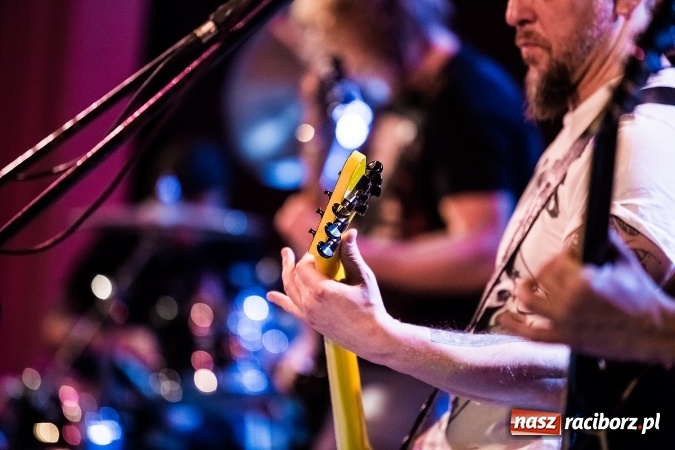 Zdjęcie w galerii na portalu naszraciborz.pl: Tłumy fanów na koncercie Luxtorpedy w RCK wiadomości z regionu