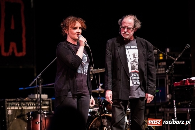 Zdjęcie w galerii na portalu naszraciborz.pl: Tłumy fanów na koncercie Luxtorpedy w RCK wiadomości z regionu