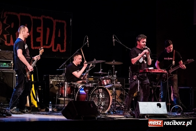 Zdjęcie w galerii na portalu naszraciborz.pl: Tłumy fanów na koncercie Luxtorpedy w RCK wiadomości z regionu