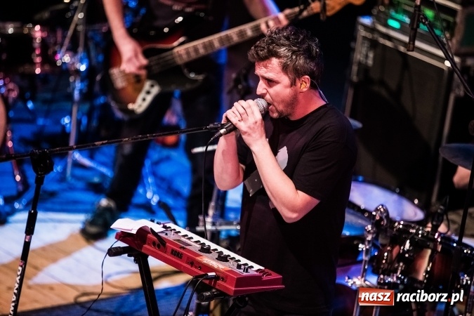 Zdjęcie w galerii na portalu naszraciborz.pl: Tłumy fanów na koncercie Luxtorpedy w RCK wiadomości z regionu