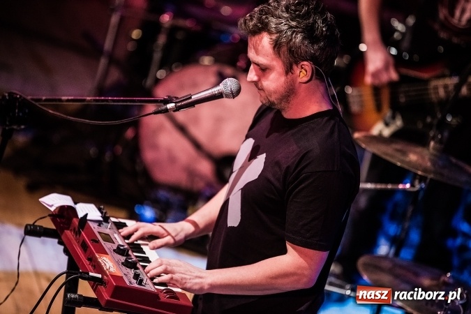 Zdjęcie w galerii na portalu naszraciborz.pl: Tłumy fanów na koncercie Luxtorpedy w RCK wiadomości z regionu