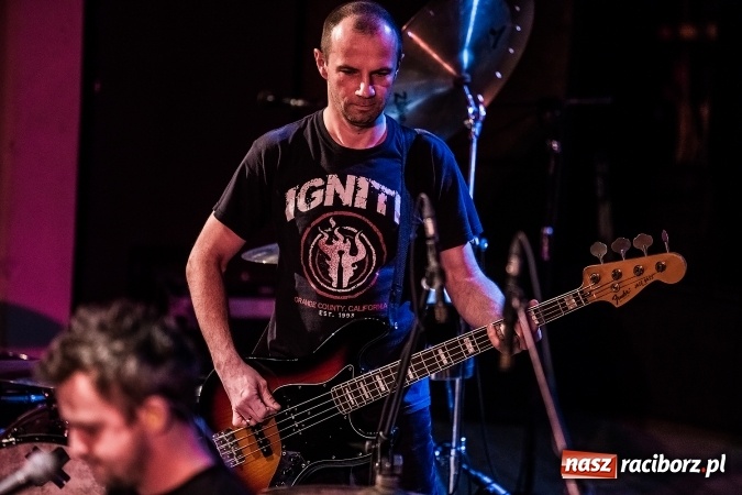 Zdjęcie w galerii na portalu naszraciborz.pl: Tłumy fanów na koncercie Luxtorpedy w RCK wiadomości z regionu