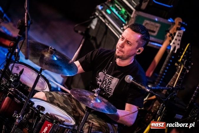 Zdjęcie w galerii na portalu naszraciborz.pl: Tłumy fanów na koncercie Luxtorpedy w RCK wiadomości z regionu