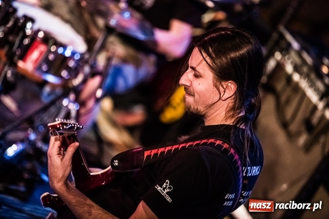 Zdjęcie w galerii na portalu naszraciborz.pl: Tłumy fanów na koncercie Luxtorpedy w RCK wiadomości z regionu