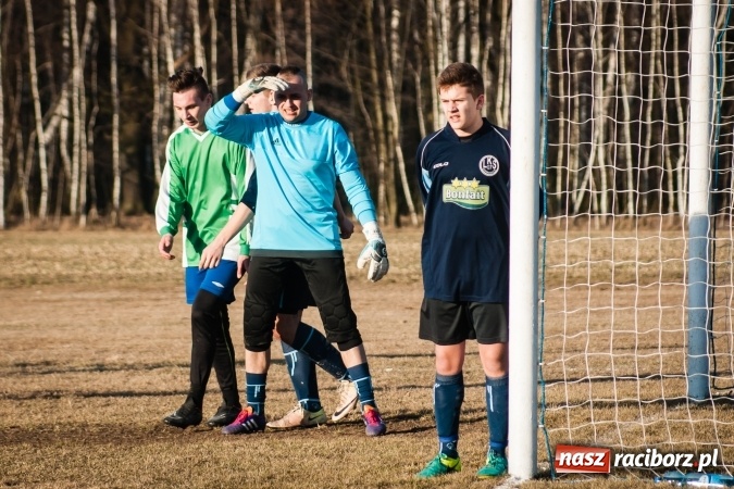 Zdjęcie w galerii na portalu naszraciborz.pl: Sparing: W Markowicach polała się krew! wiadomości z regionu