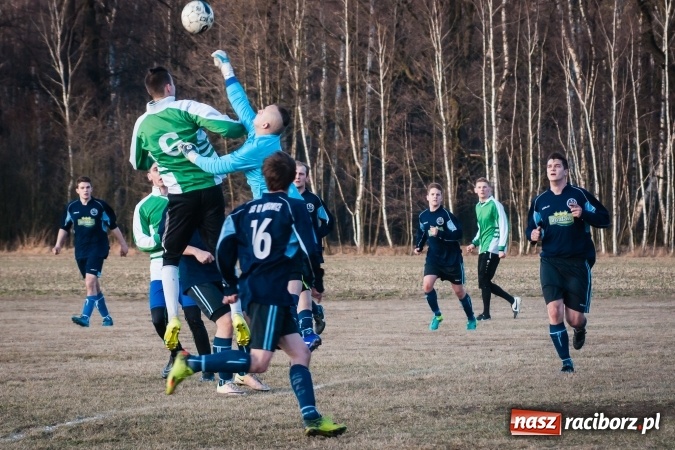 Zdjęcie w galerii na portalu naszraciborz.pl: Sparing: W Markowicach polała się krew! wiadomości z regionu