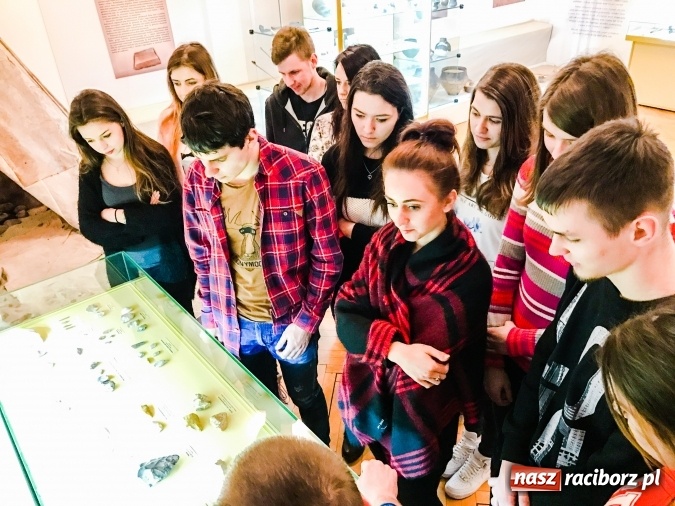 Zdjęcie w galerii na portalu naszraciborz.pl: Podróże od starożytności do czasów belle époque wiadomości z regionu