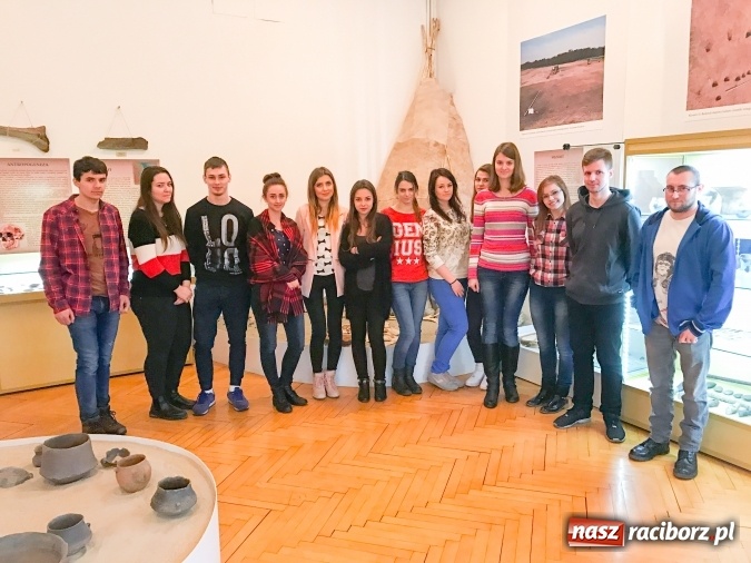 Zdjęcie w galerii na portalu naszraciborz.pl: Podróże od starożytności do czasów belle époque wiadomości z regionu