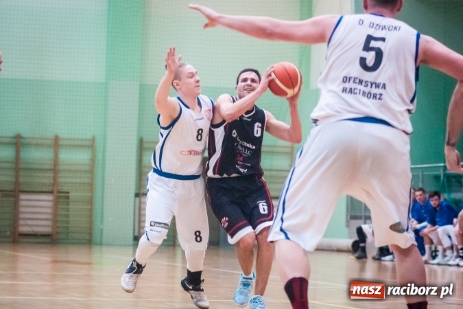 Zdjęcie w galerii na portalu naszraciborz.pl: Problemy ze skutecznością przyczyną porażki z Dobrodzieniem wiadomości z regionu