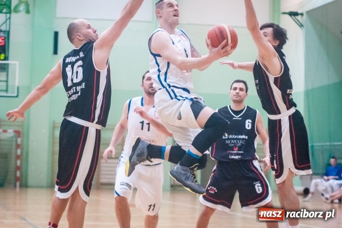 Zdjęcie w galerii na portalu naszraciborz.pl: Problemy ze skutecznością przyczyną porażki z Dobrodzieniem wiadomości z regionu