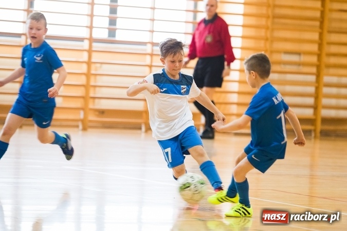 Zdjęcie w galerii na portalu naszraciborz.pl: 14. edycja Powiatowej Halowej Ligi Piłki Nożej Żaków im. Zbigniewa Oszka wiadomości z regionu