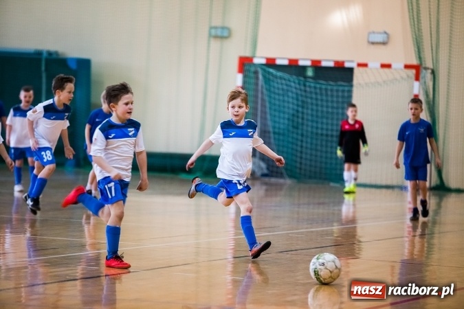 Zdjęcie w galerii na portalu naszraciborz.pl: 14. edycja Powiatowej Halowej Ligi Piłki Nożej Żaków im. Zbigniewa Oszka wiadomości z regionu