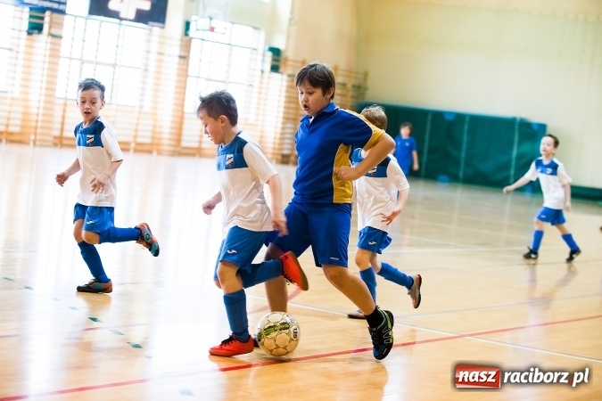 Zdjęcie w galerii na portalu naszraciborz.pl: 14. edycja Powiatowej Halowej Ligi Piłki Nożej Żaków im. Zbigniewa Oszka wiadomości z regionu